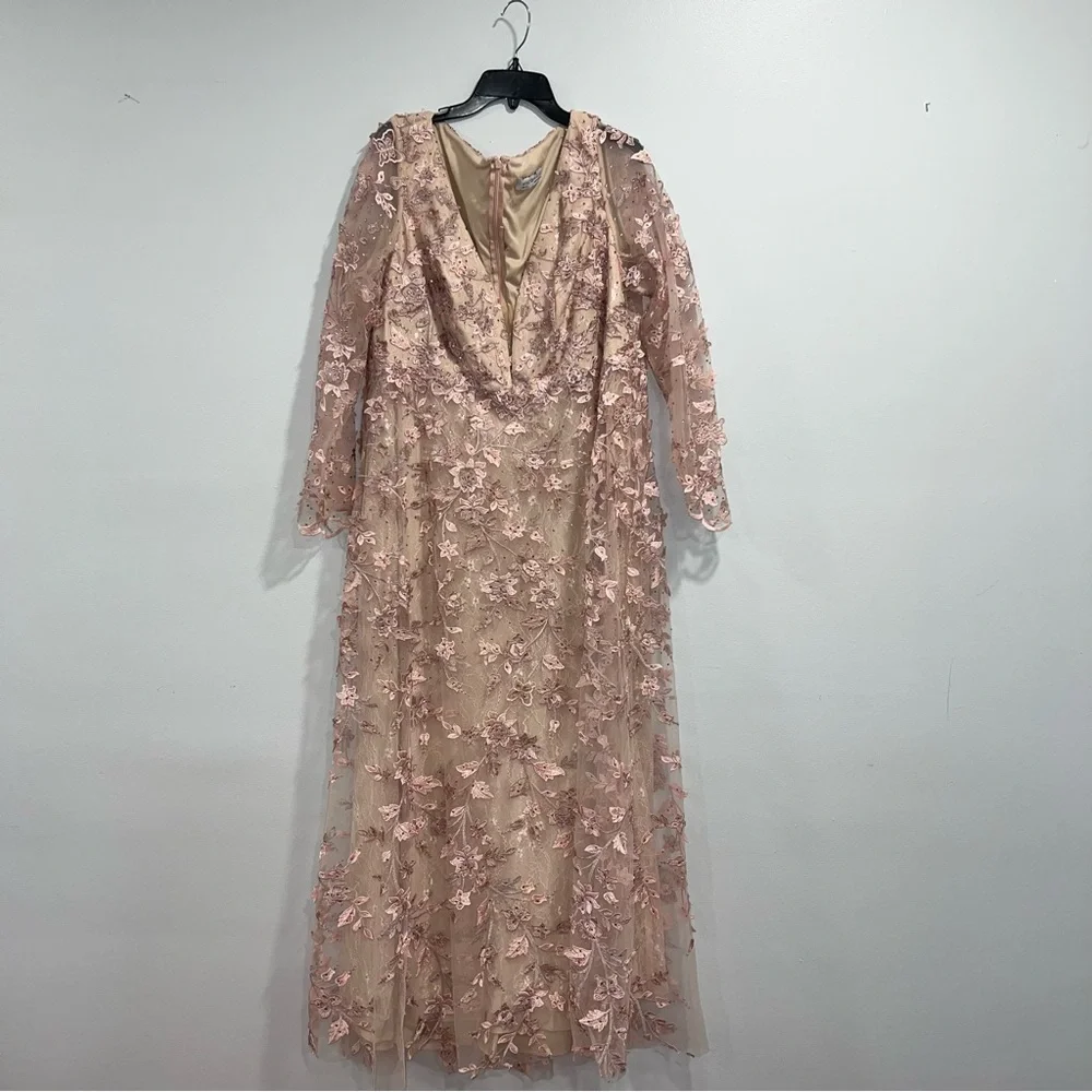 Mac Duggal Long Sleeve Lace Dress in Blush Pink - Picture 16 of 16